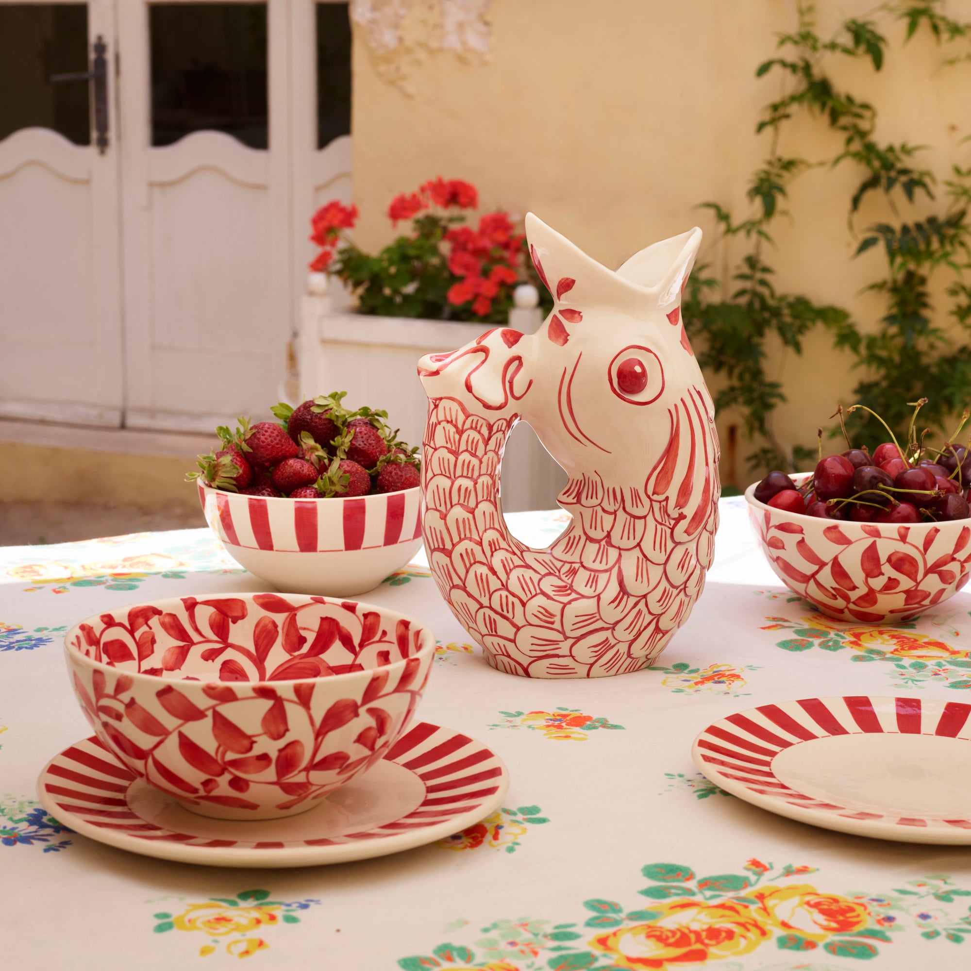 Small Red Scroll Bowls (Set of 4)