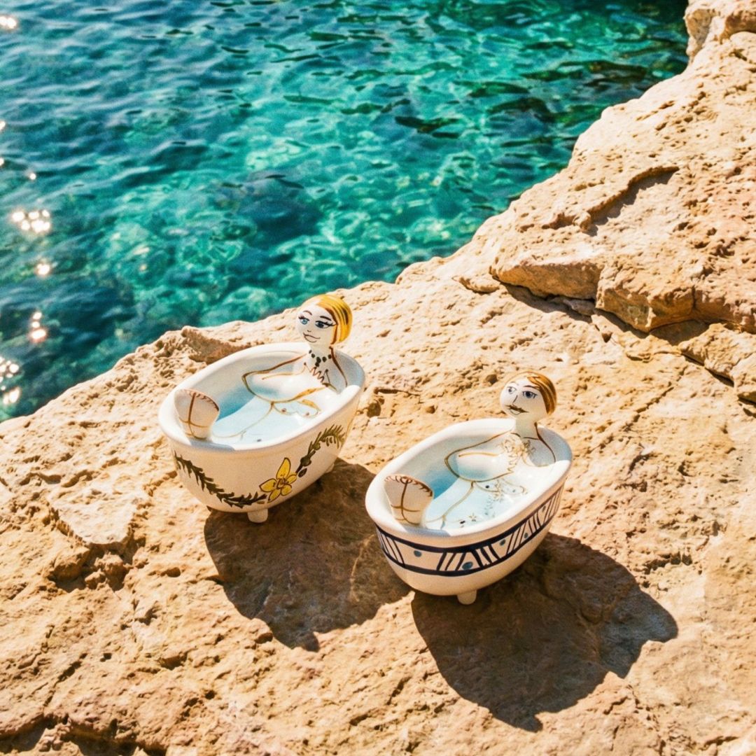 Pair of Michelangelo & Bianca Bath Soap Dishes